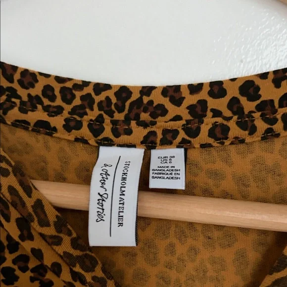 & Other Stories Brown Leopard Print Short Sleeve Top - Picture 2 of 2